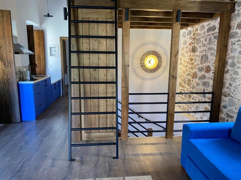 Indigo Leonidion Lägenhet Exteriör bild